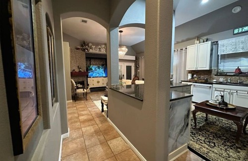 Forest Ridge House | Elegant luxury 1king ,1 queen 2full bed