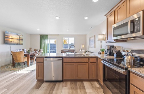 Hermiston House | Emerald Escape