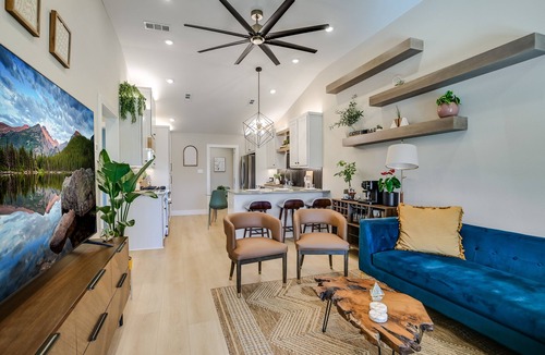 Georgetown House | Emerald Gem - Downtown Georgetown