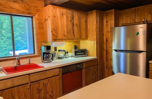 North Conway Ski Chalet | Enchanted N. Conway One-of-a-Kind Family Retreat