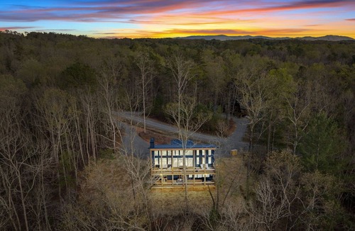 Ellijay House | Enchanted Ridge Retreat: Family friendly, peaceful property, hot tub, sleeps 10