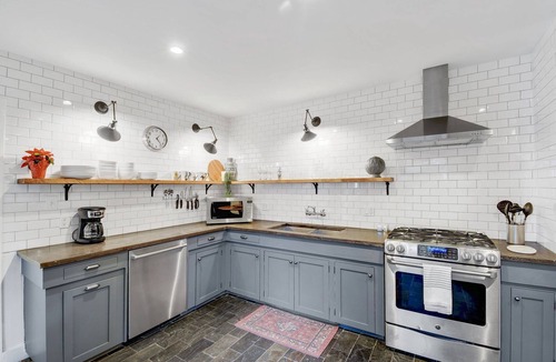 Galindo House | Enchanting Bungalow with Private Detached Studio, Close to South Congress!