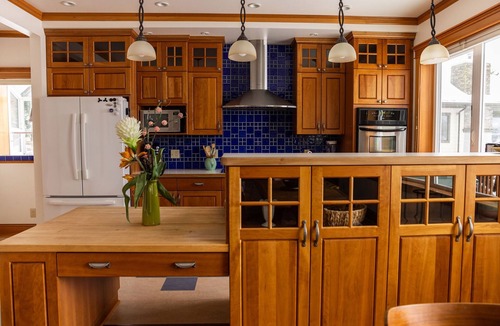 Sitka House | Enjoy A Luxury Oceanfront Retreat with your family and friends