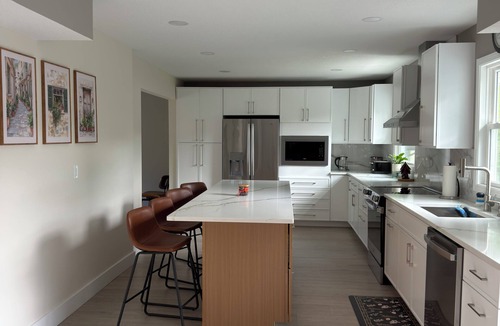 Gahanna House | Enjoy a relaxing stay in this luxury, centrally located, fully renovated home.