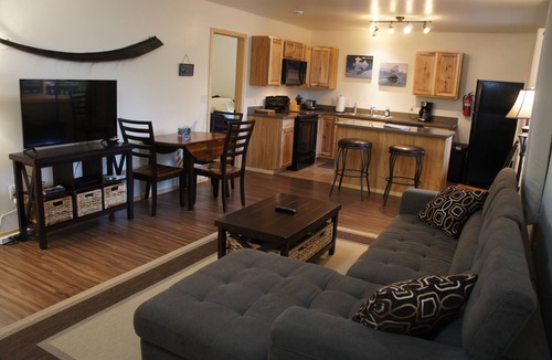 Bear Creek Cabin | Enjoy this Newly Constructed Luxury Suite surrounded by Alaska's Natural Beauty