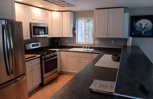 Seward House | Exclusive Private Home in Quiet Neighborhood 3 Bedroom 2 Bath & Loft