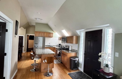 South Hill Apartment | Exclusive South Hill Apartment with AC in Puyallup