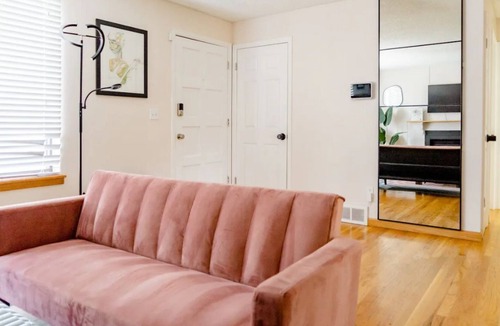 Lakewood House | Exclusive Stay Private Room 3: Adults Only + Near Red Rocks