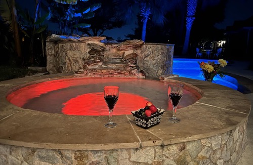 Barker House | Executive Home on Golf Course , Pool, Spa and more