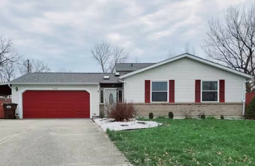 Lindenwald House | Executive Home - Work Ready - Garage - Dogs OK - 600 Mbps Internet - Pool Table
