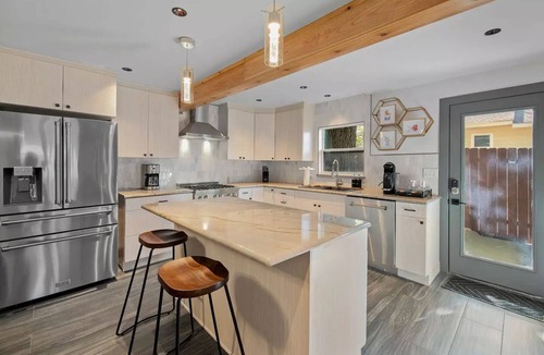 Galindo House | Existential Bliss in the heart of eclectic south Austin; close to all things ATX