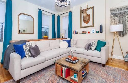 Highland Park House | Expansive Essential Triplex near T