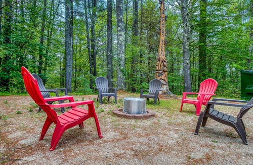 North Conway House | Expansive lodge| 9 Br | Indoor Pool | Sauna | Game Room | 3 Bath
