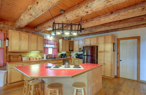 Ceres Cabin | Expansive, Pet-Friendly Ceres Retreat on 120 Acres