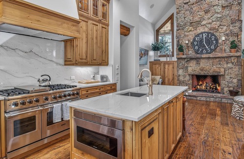 Edwards House | Expansive Ski-in/out Retreat at Arrowhead | Bearberry Lodge
