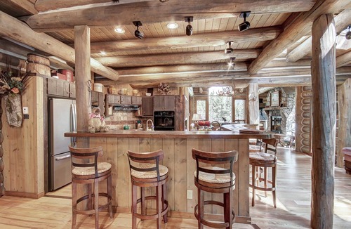 Breckenridge House | Experience luxury at Bear Lodge, a spacious 6-bedroom retreat in Breckenridge.