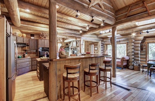 Breckenridge House | Experience luxury at Bear Lodge, a spacious 6-bedroom retreat in Breckenridge.