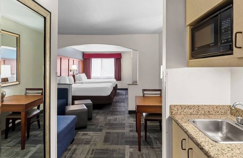 Englewood Hotel | Explore Denver from This Cozy Modern Retreat by Shops, Brews & Local Fun