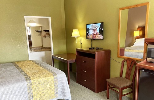 Thomson Hotel | Express Inn Thomson