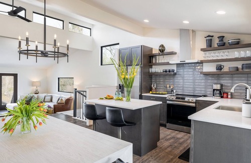 Boulder House | Exquisite Group Retreat, 15-min to Downtown Boulder