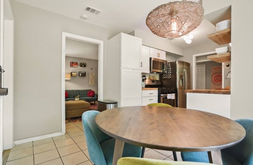 East Congress House | Extended Stay! 2br, 1ba + Full Office & Enclosed Patio in the St. Elmos District