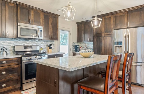 Bull Mountain House | Extended Stay l Single Family 5 Bed 3 Bath Fenced Yard, EV Charge l Pets Welcome