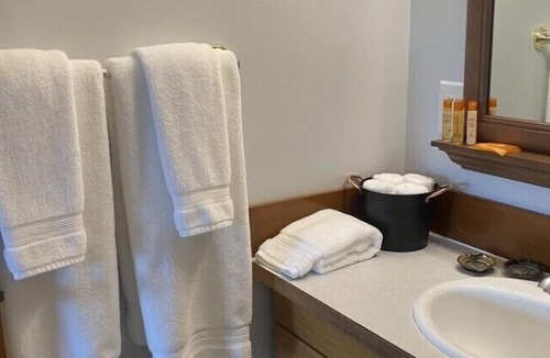 North Douglas Apartment | Fall special! Check the Tide! Stroll the flats! See eagles rest on Marker 17!