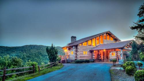 Cherry Log House | Falling Waters Lodge by Escape to Blue Ridge