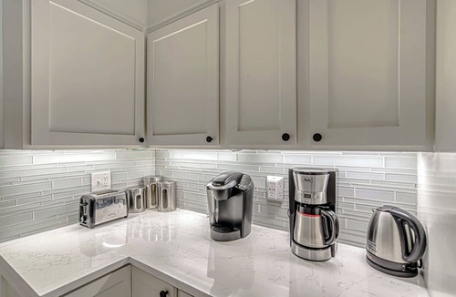 West Oak Hill House | Family-Friendly 3BR w/Private Pool & BBQ in SW Austin