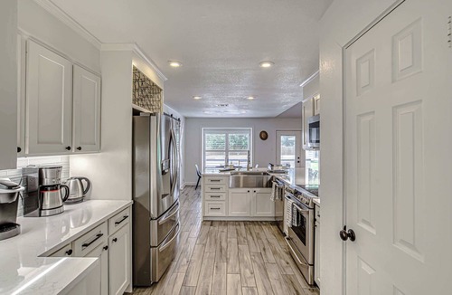 West Oak Hill House | Family-Friendly 3BR w/Private Pool & BBQ in SW Austin