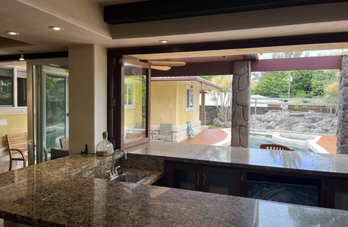 Keaukaha Villa | Family luxury villa w/Pool Hilo — 5 min from the beach!