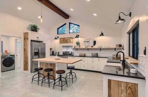 South Manchaca House | Family Relaxation: Private Pool & Spa with Games