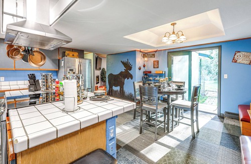 North Pole House | Family Retreat 2 Mi to Santa's House: Pets Welcome