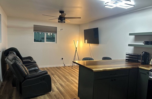 Ridgeway Apartment | Fantastic apartment with WiFi in charming Soldotna