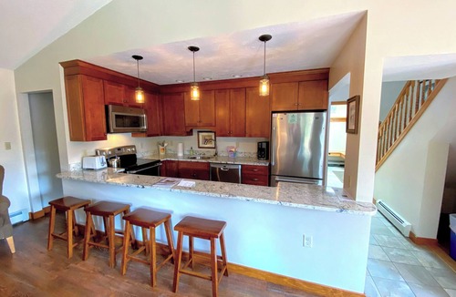 Bretton Woods Villa | Fc44 Renovated 3bed 3bath Forest Cottage AC, Views, Yard, Fast Wifi Walk to Skiing!