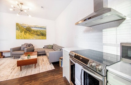 Fells Point House | Fells Point Charm with a View