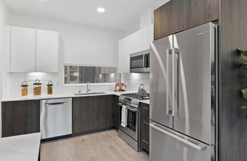 Haller Lake House | ⚽MAJOR INTERNATIONAL SPORTING EVENT Ready Marvelous 2.5-bedroom townhome close to LightRail. ⚽️ Entire Space ⚽️