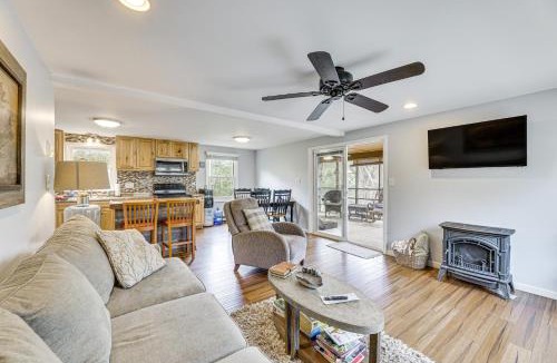 Eagle Rock House | Fire Pit + Patio: Creekside Cabin in Eagle Rock!