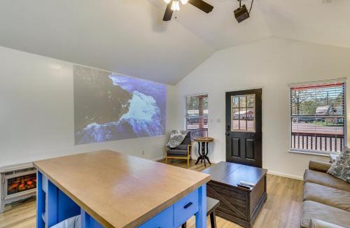 Joaquin House | Fish, Boat & Explore! Tiny Cabin Near Sabine River
