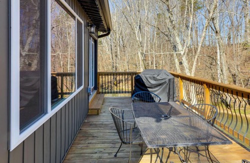 Baxter Apartment | Fish & Hike: Studio on Cane Creek