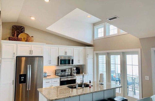 Holden Beach House | Fish N' Ships is a lovely oceanfront home with breathtaking ocean views