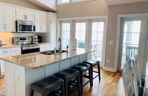 Holden Beach House | Fish N' Ships is a lovely oceanfront home with breathtaking ocean views