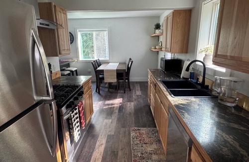 Ridgeway House | Fisher's Retreat! 3BR Duplex near Kenai River/Pet friendly/Freezers available