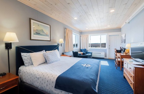 Boothbay Harbor Hotel | Fishermans Wharf Inn