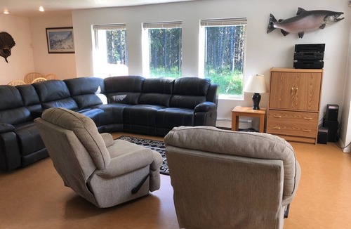 Cohoe Apartment | Fishing Lodge on Alaska Salmon Stream