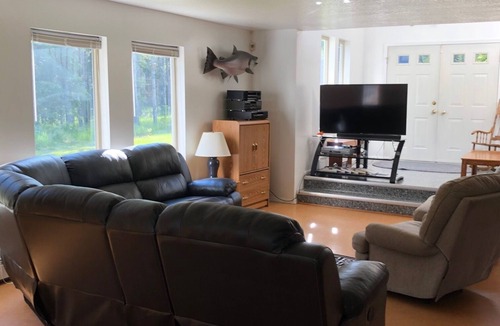 Cohoe Apartment | Fishing Lodge on Alaska Salmon Stream