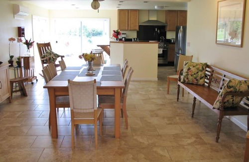Pepeekeo House | Five or more Bedroom House, Perfect for Families and groups