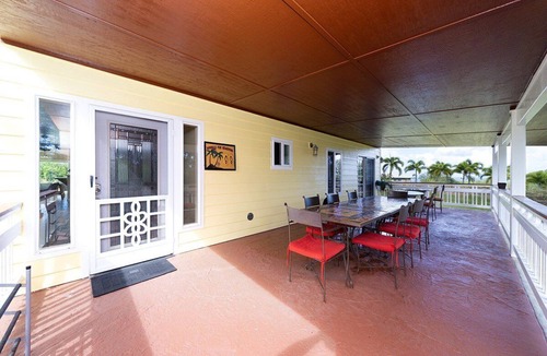 Pepeekeo House | Five or more Bedroom House, Perfect for Families and groups
