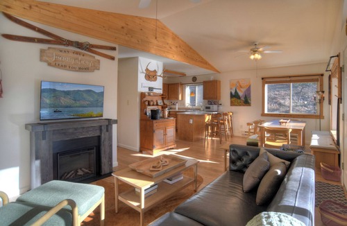 Forest Lakes House | Forest Lake Hideout | Private Cabin w/Fireplace - Deck with Grill