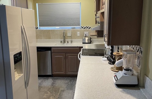 Taku - Campbell Apartment | Forget Me Not Home near Airport downstairs